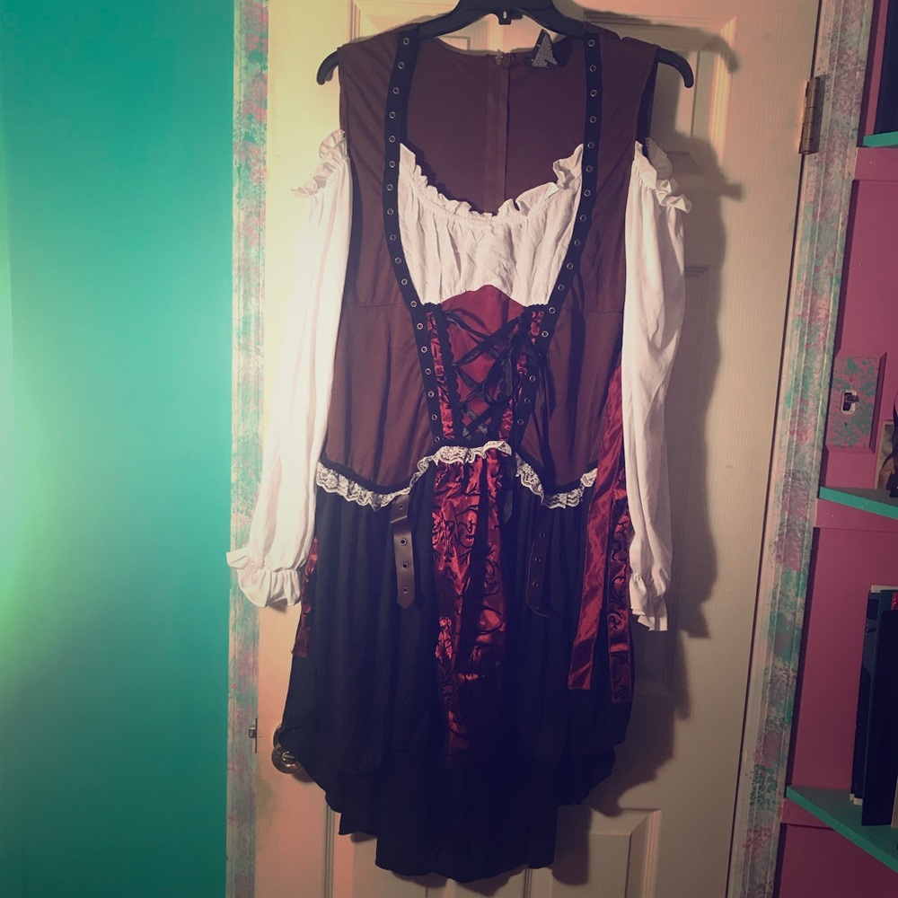 Plus size Leg Avenue Pirate Wench Costume